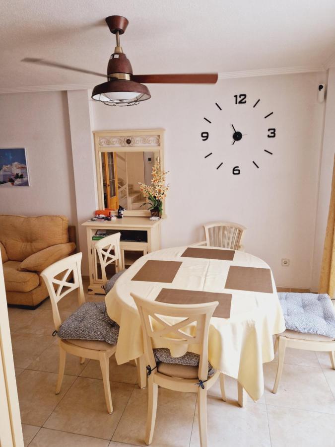 Magnifico Chalet Adosado En Torrevieja, Alicante. Eksteriør billede