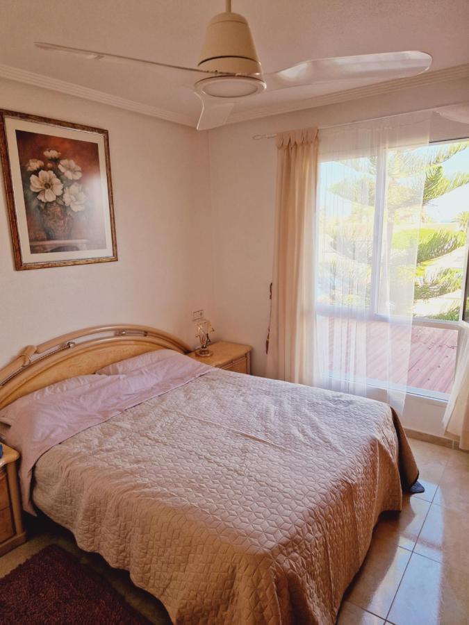 Magnifico Chalet Adosado En Torrevieja, Alicante. Eksteriør billede