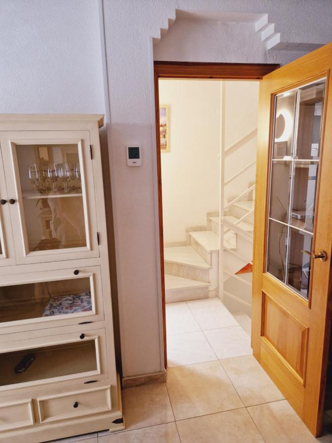 Magnifico Chalet Adosado En Torrevieja, Alicante. Eksteriør billede