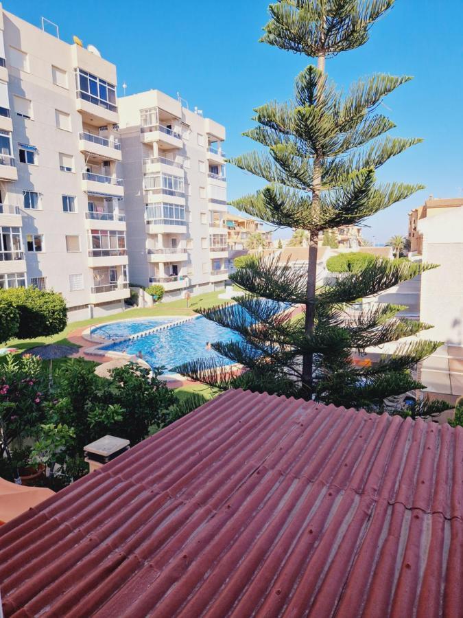 Magnifico Chalet Adosado En Torrevieja, Alicante. Eksteriør billede