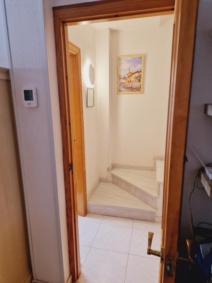 Magnifico Chalet Adosado En Torrevieja, Alicante. Eksteriør billede
