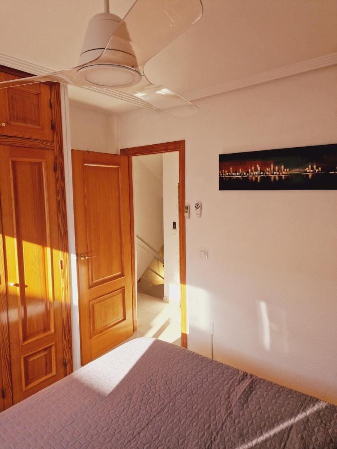 Magnifico Chalet Adosado En Torrevieja, Alicante. Eksteriør billede