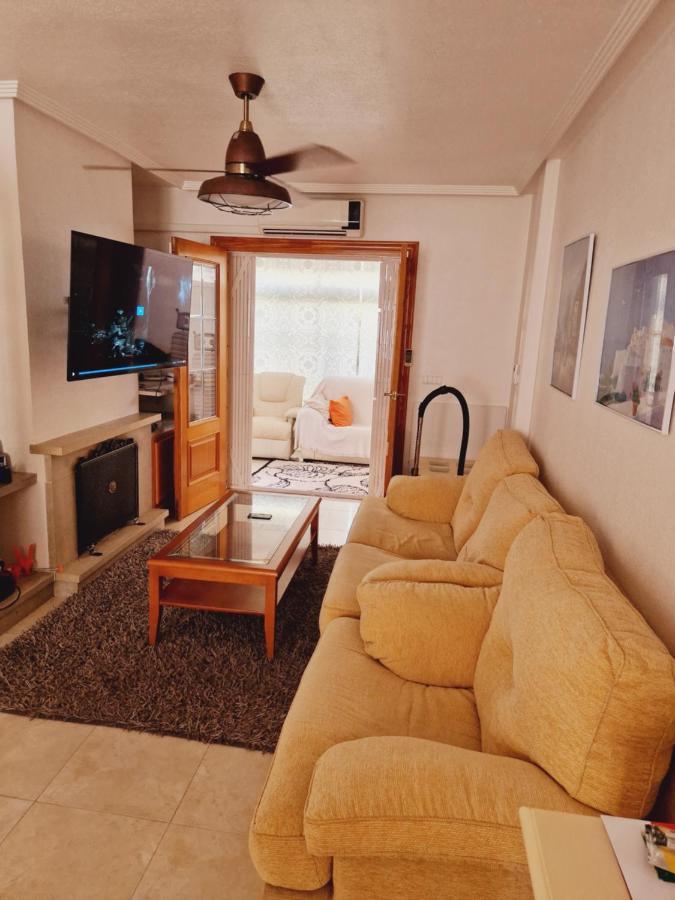 Magnifico Chalet Adosado En Torrevieja, Alicante. Eksteriør billede