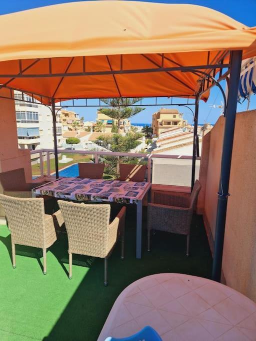 Magnifico Chalet Adosado En Torrevieja, Alicante. Eksteriør billede